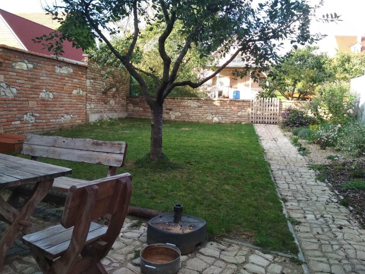 Ubytovaní U lomu Mikulov Exterior foto